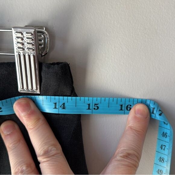 Sleeper Cuffed Linen Black Shorts - Picture 6 of 8